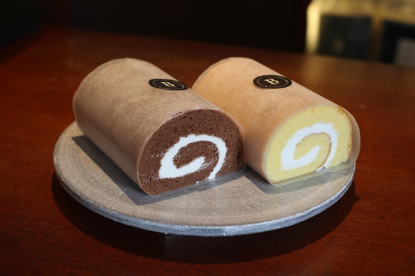 ケーキはシンプルでやさしいお味