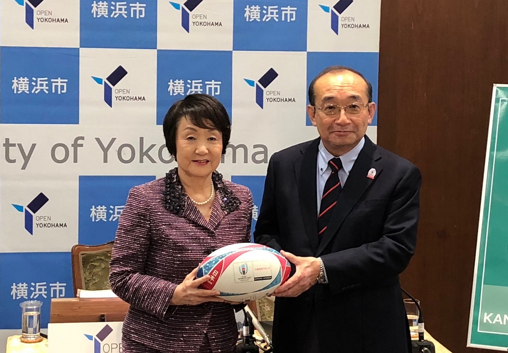 W杯開催都市におけるラグビー普及を支援　三菱地所が横浜市の小学校へボール寄贈