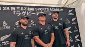 試合当日朝からマオリ・オールブラックスが働く。交流イベントには田中史朗も参加。