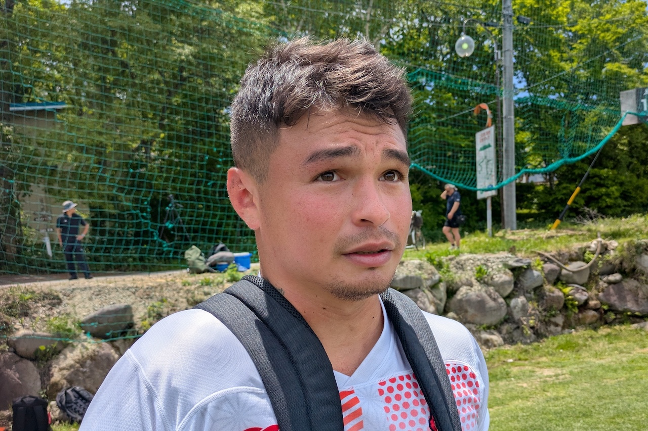 プロテインバーはチョコ味。チャーリー・ローレンス、サイズアップで代表入り。