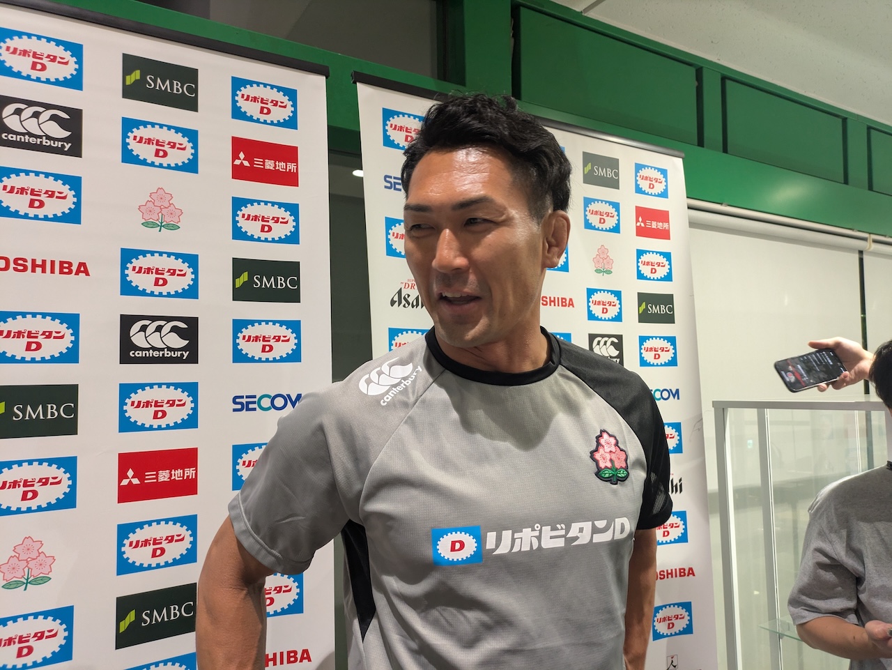 日本代表・伊藤鐘史アシスタントコーチ、弟のメンバー入りにも「フラット」。