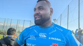 王者ブレイブルーパスに頼れる新戦力。ネタニ・ヴァカヤリアは「トライを獲り切る」。