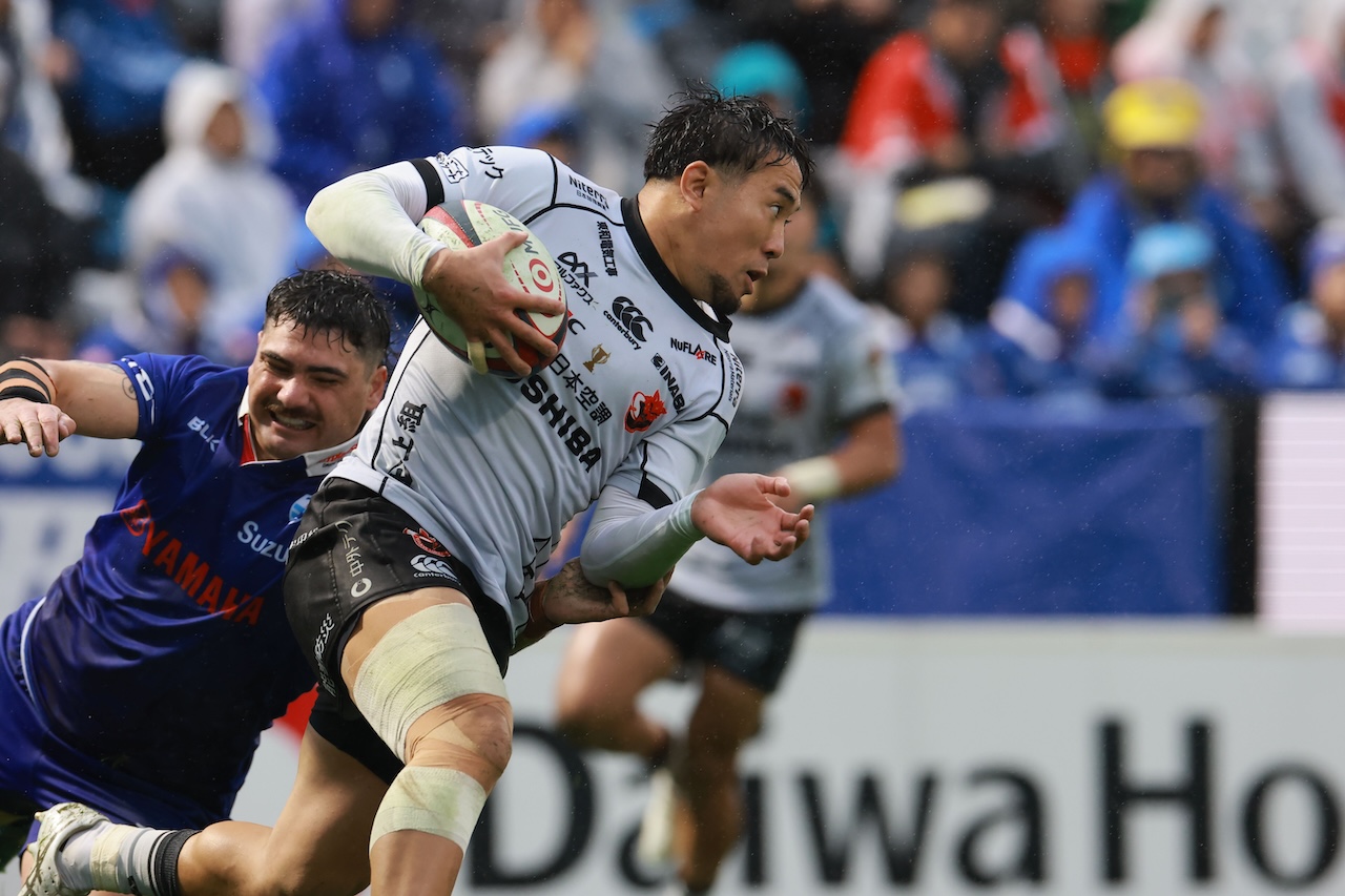 【リーグワン】4点差の接戦を制した東芝ブレイブルーパス東京が雪辱の今季初勝利。静岡ブルーレヴズの追い上げを退ける。