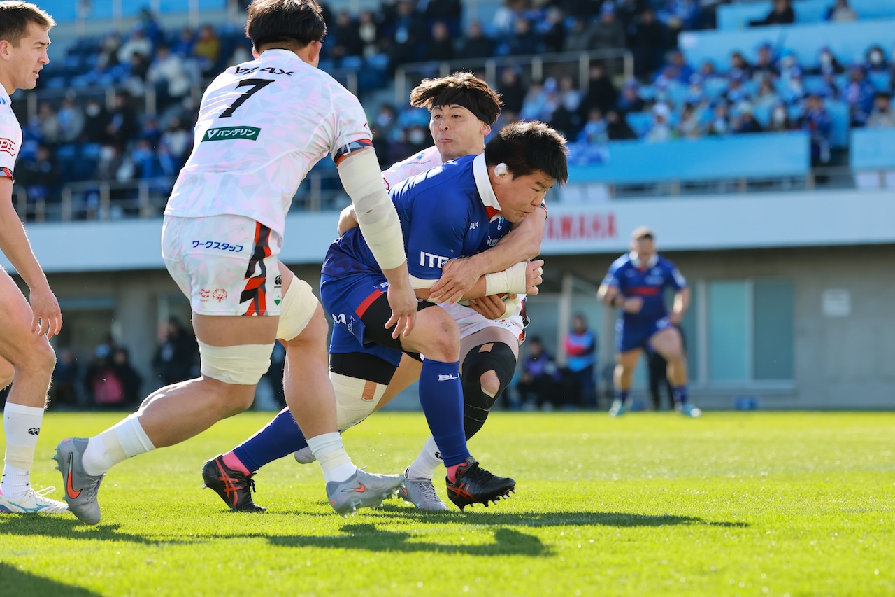 伊藤平一郎［静岡ブルーレヴズ／PR］が公式戦100キャップを達成。尽きぬスクラムの向上心「負けないように、手本となれるように」