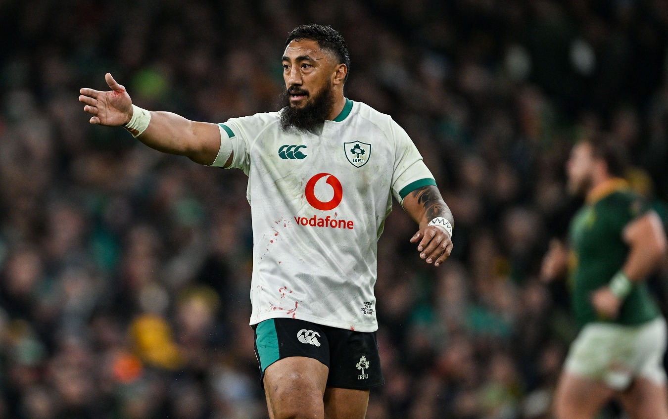 アイルランド代表のバンディー・アキ、レフリーへの不適切行為でシックスネーションズ序盤戦欠場。