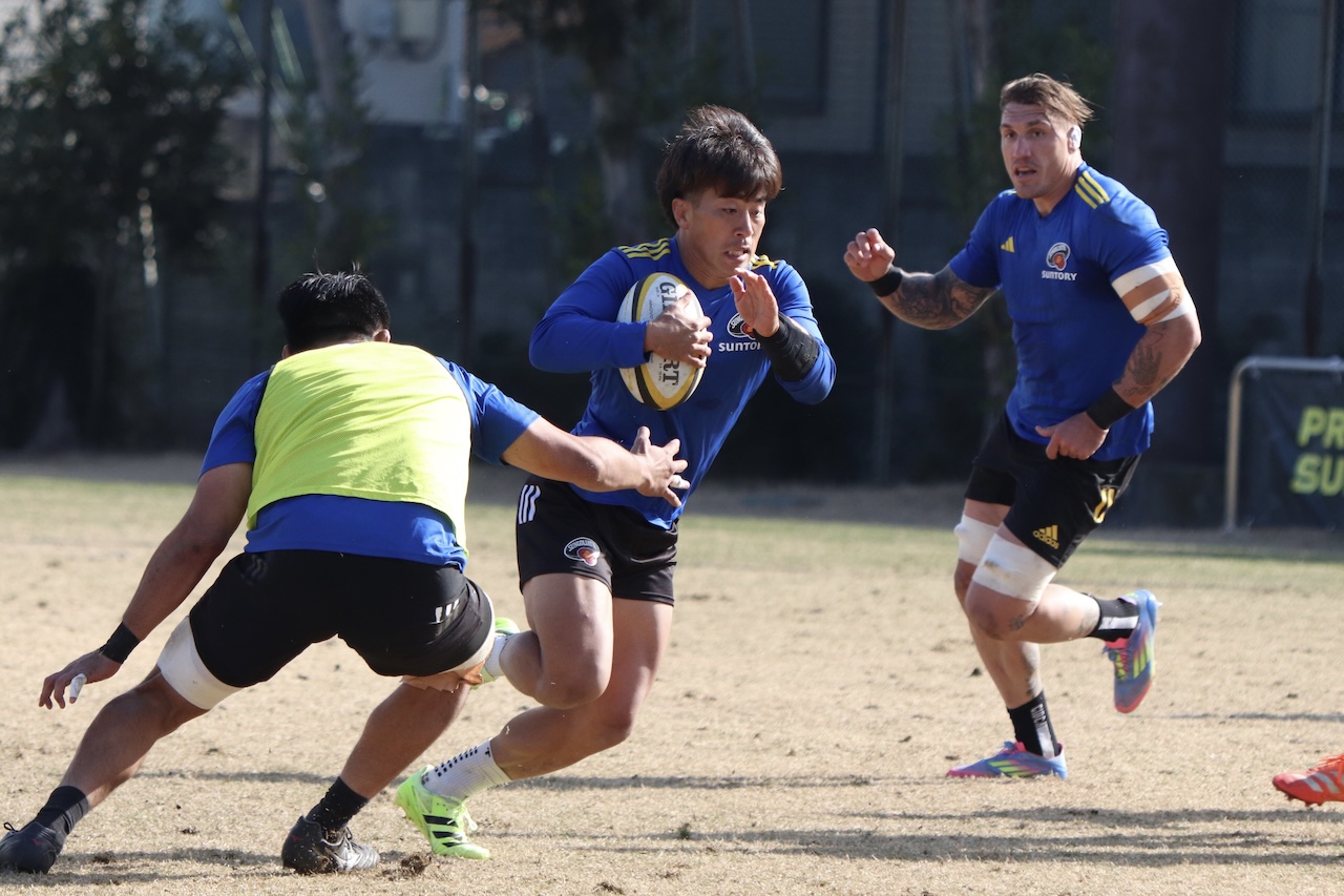 東京サントリーサンゴリアスが1.17三重H戦前の練習公開。移籍後初先発のSO石田一貴「やってきたことを出せば勝てる」