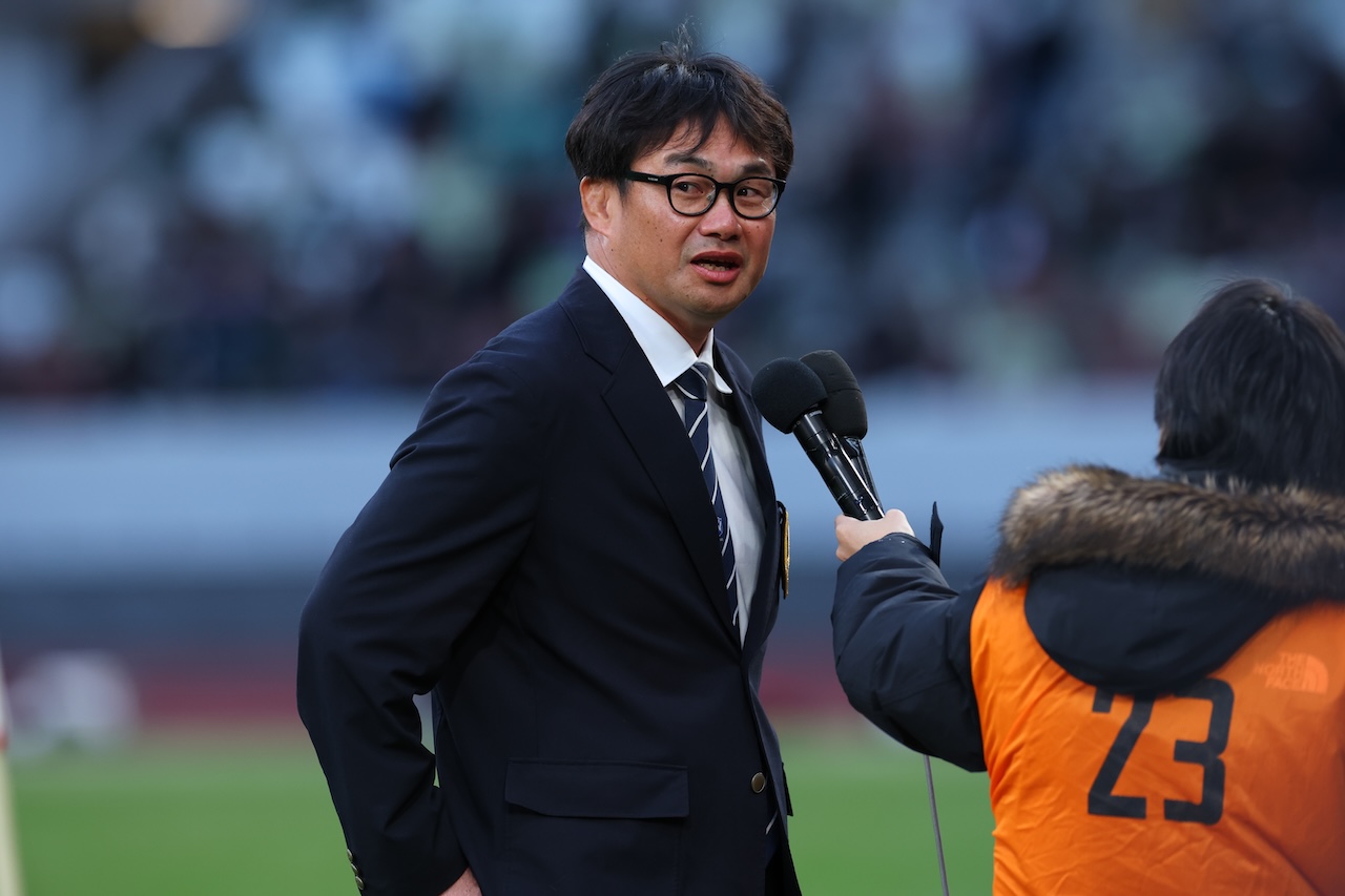 全国大学選手権優勝の明治・神鳥裕之監督が退任。後任は高野彬夫HC。