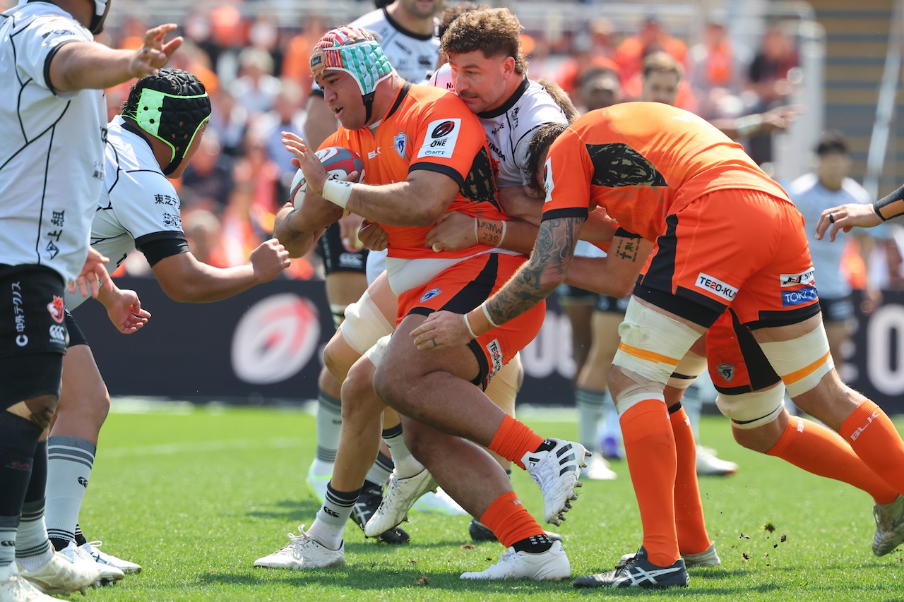 ビッグインパクト。オペティ・ヘル［クボタスピアーズ船橋・東京ベイ／PR］が激走トライ。「体が勝手に動きました」