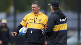 前オールブラックスコーチのジェイソン・ホランド氏が来季ブルーズの指揮官に。