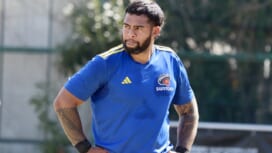 左腕に「ベジータ」を刻むギデオン・ランプリング［東京サントリーサンゴリアス／CT..