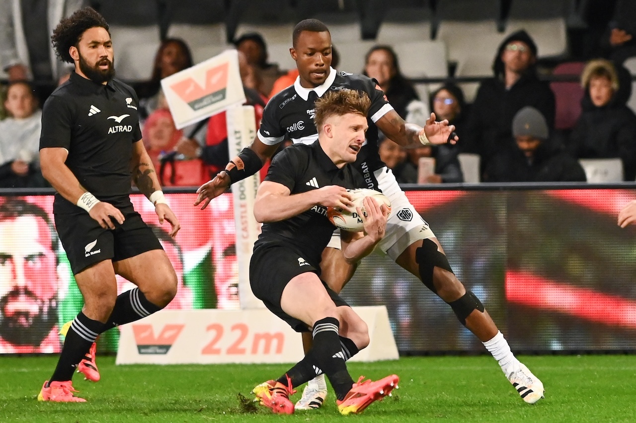 RGRツアー第2戦、NZ代表オールブラックスがシャークスに完封勝利。試合前はCTBノヌとハカ合戦
