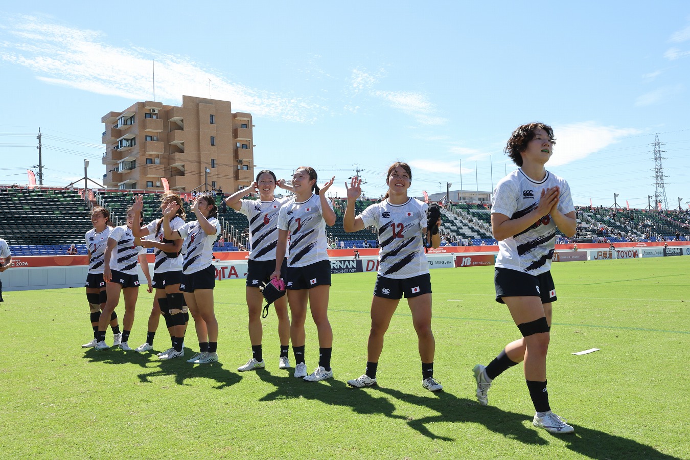 【アジア大会を追う③】大会初日は男女ともに連勝。1600人超の小中学生が声援送る。