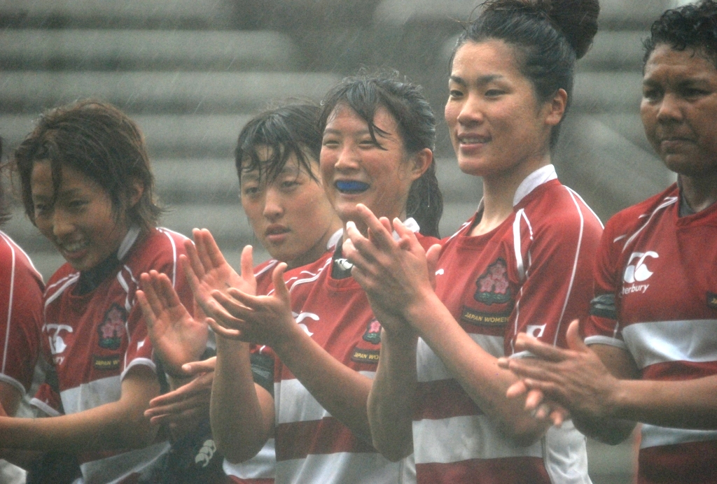 セブンズフェスティバル2011で優勝した7人制女子日本代表の選手たち