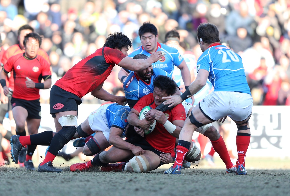 日本選手権２回戦。東芝との激しいフィジカルバトルで惜敗した学生王者の帝京大（撮影：高塩隆）