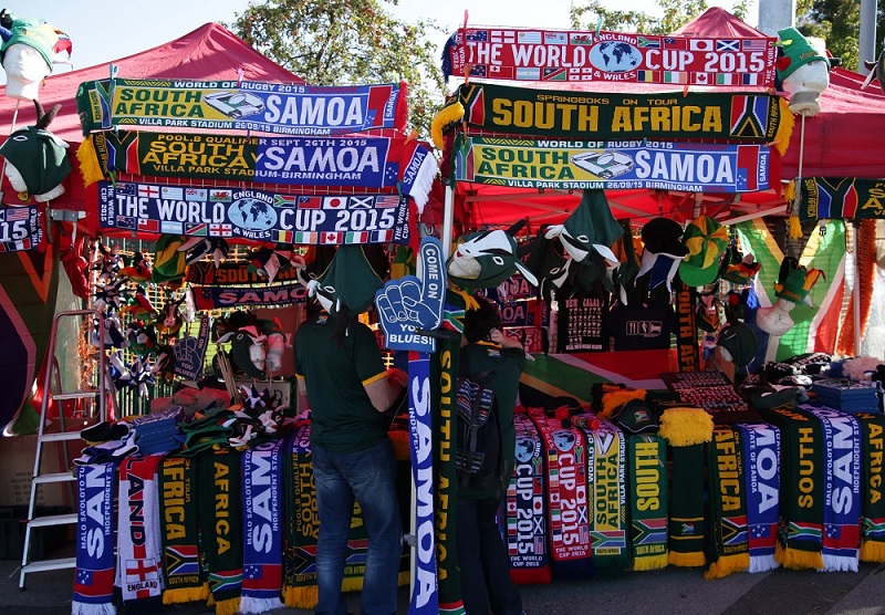 南アフリカ対サモア戦がおこなわれたバーミンガムのグッズショップ（C）Getty Images