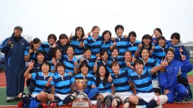 15人制の全国女子選手権大会で連覇を遂げた日本体育大学ラグビー部女子（撮影：松本かおり）