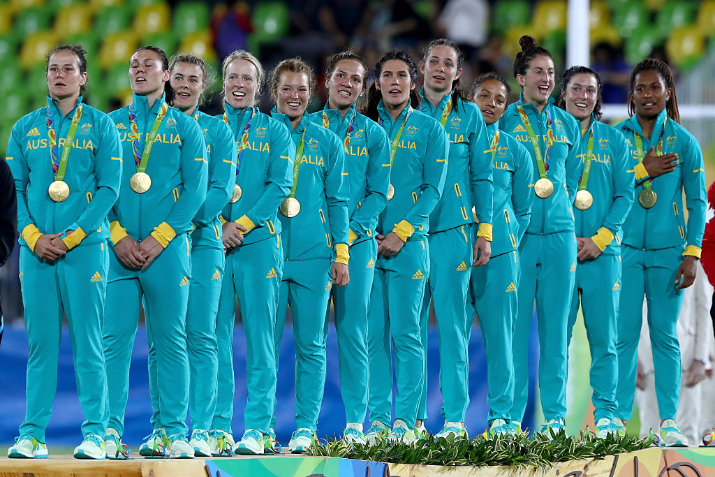 リオ五輪の女子セブンズで優勝し、金メダルを獲得した豪州の選手たち（C）Getty Images